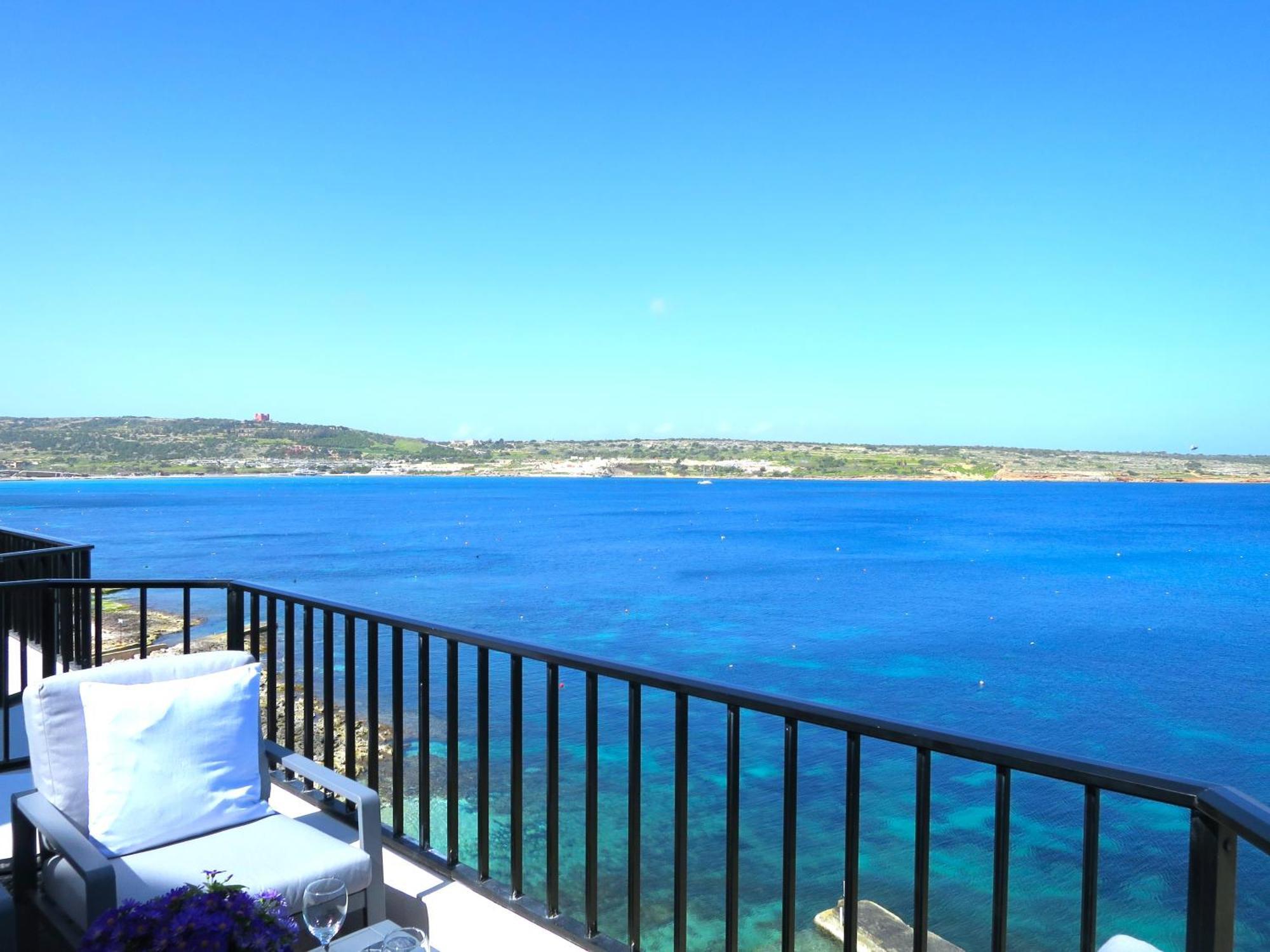Seafront Apartment Terrace, Lounger & Panoramic Ocean Views เมลลิฮา ภายนอก รูปภาพ