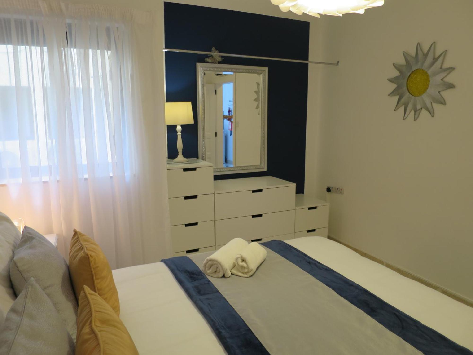 Seafront Apartment Terrace, Lounger & Panoramic Ocean Views เมลลิฮา ห้อง รูปภาพ
